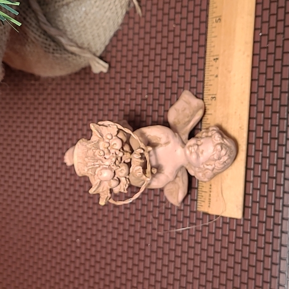 Vintage Fontanini Angel Carrying Basket Ornament - Picture 6 of 7